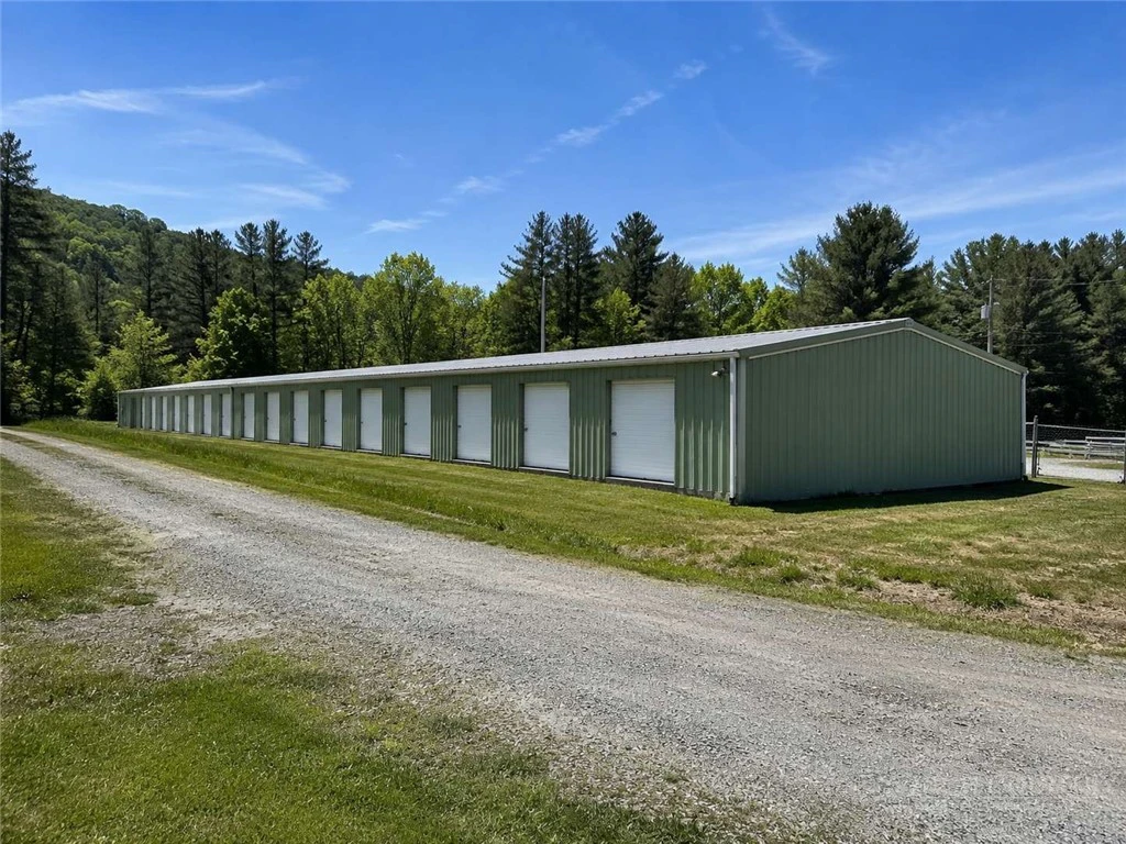 Image number 4 for the current listing