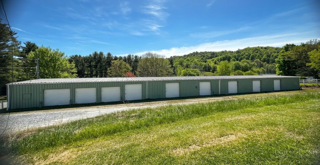 Image number 1 for the current listing