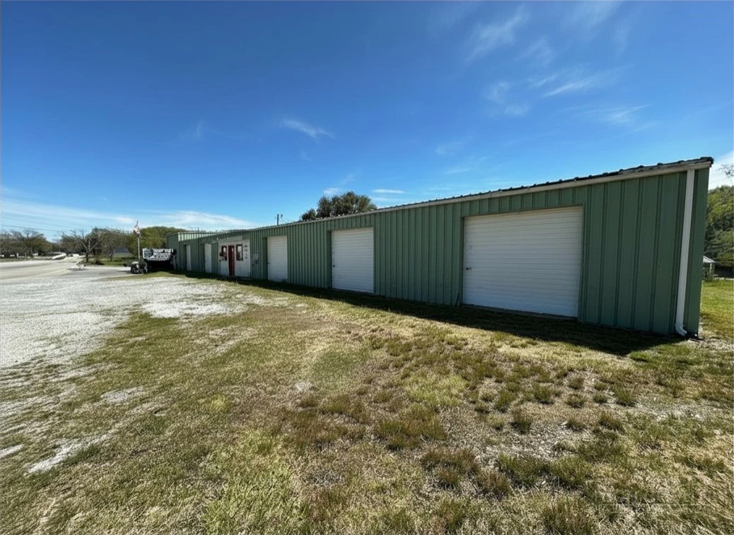 Image number 16 for the current listing