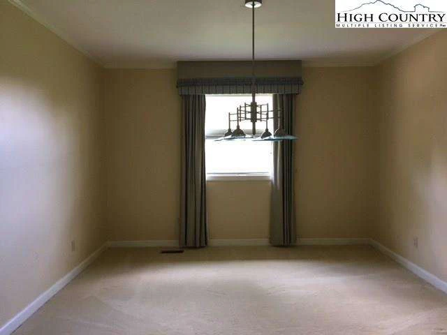 Image number 11 for the current listing