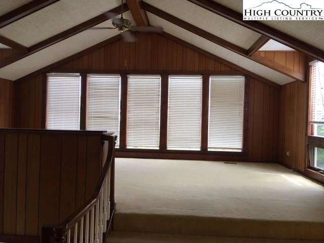 Image number 18 for the current listing