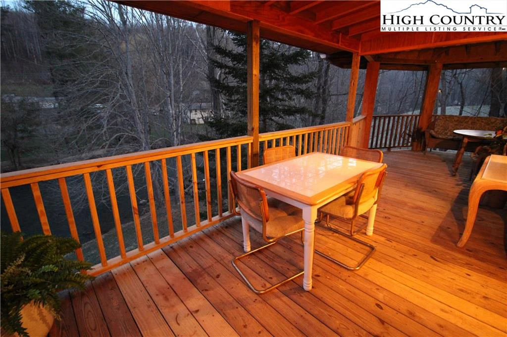 Image number 8 for the current listing