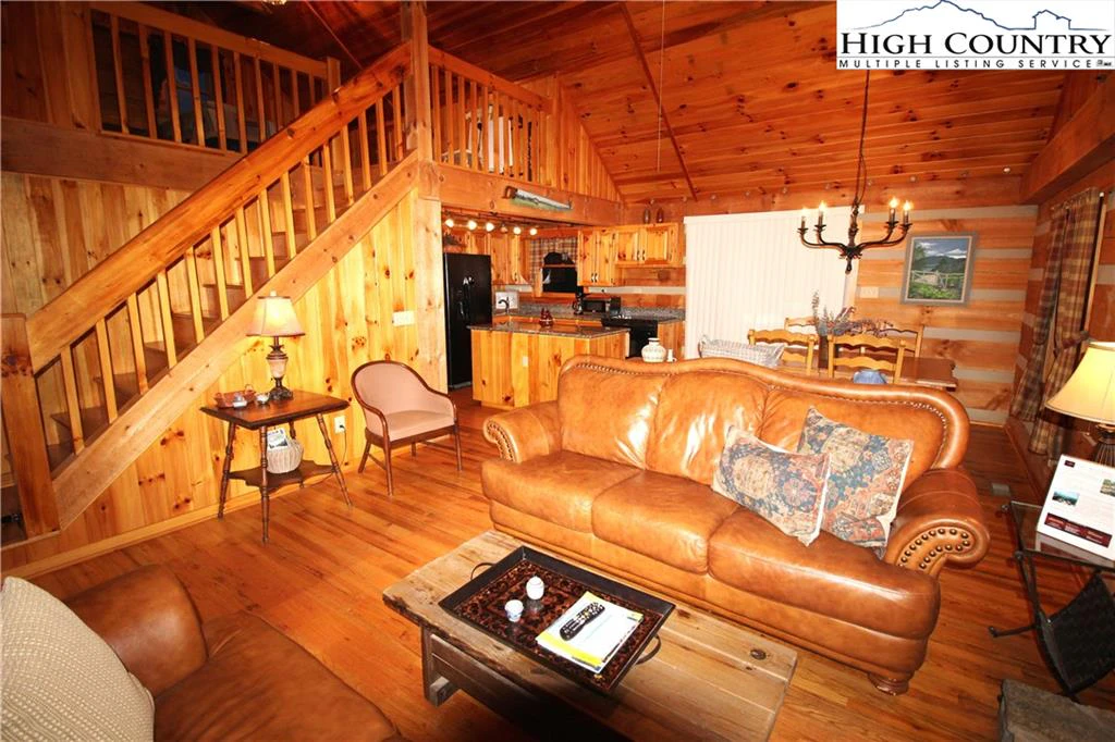Image number 17 for the current listing