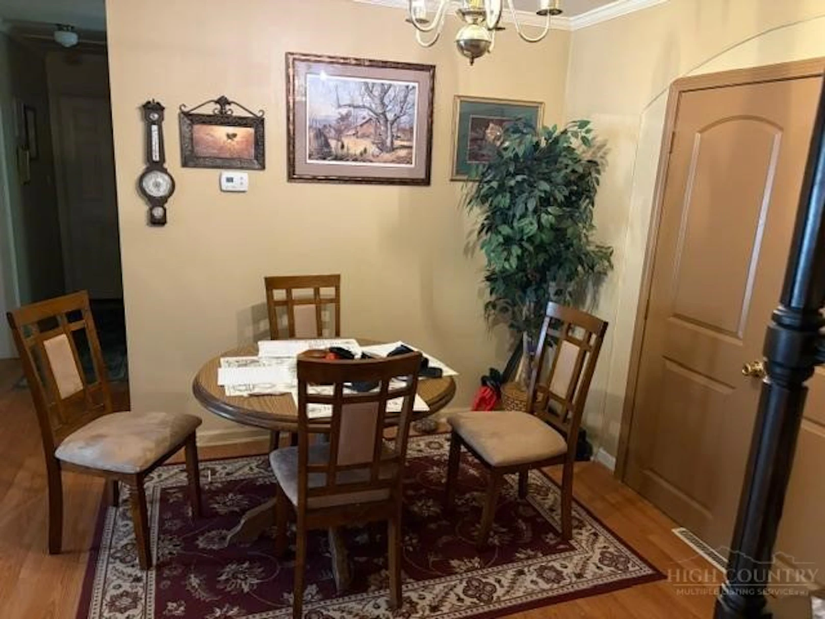 Image number 4 for the current listing