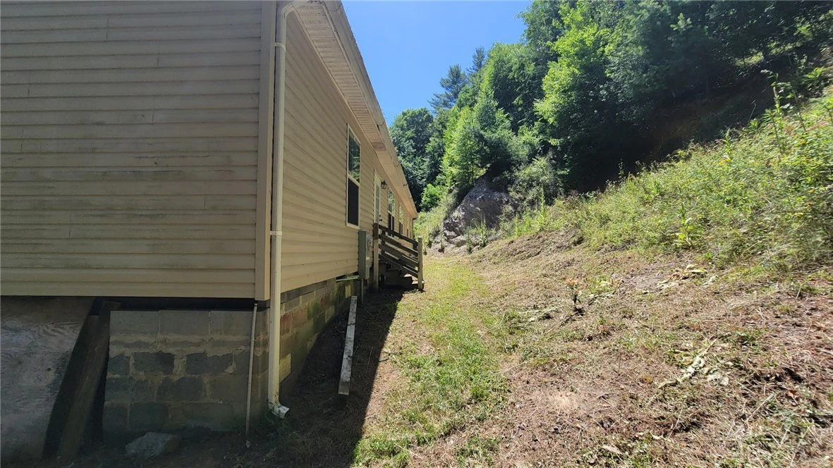 Image number 11 for the current listing