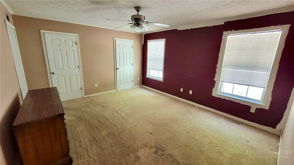 Image number 5 for the current listing