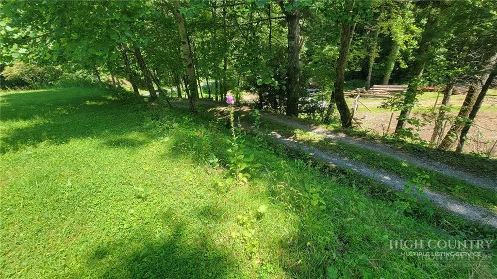 Image number 9 for the current listing