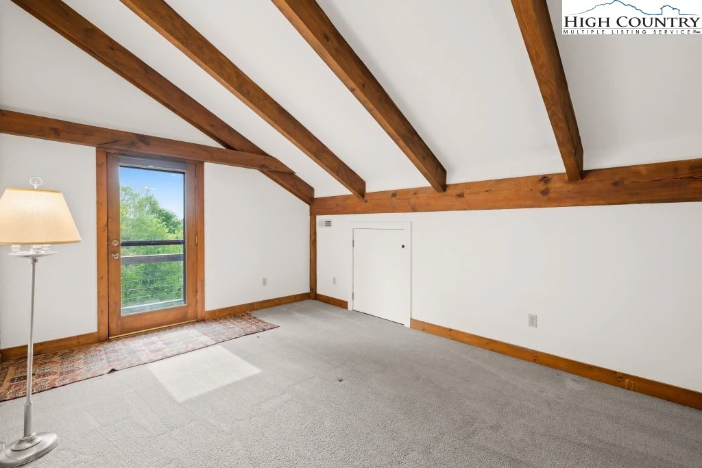 Image number 10 for the current listing