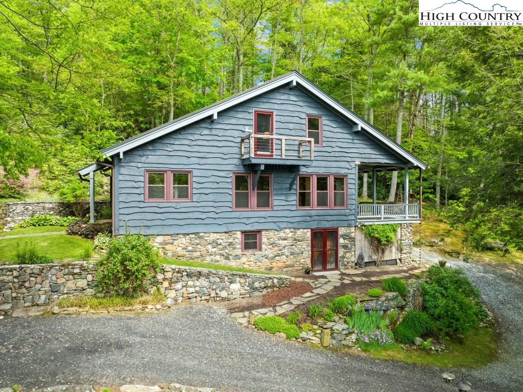 Image number 1 for the current listing