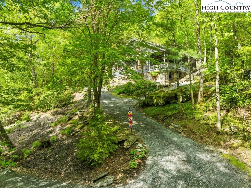 Image number 18 for the current listing