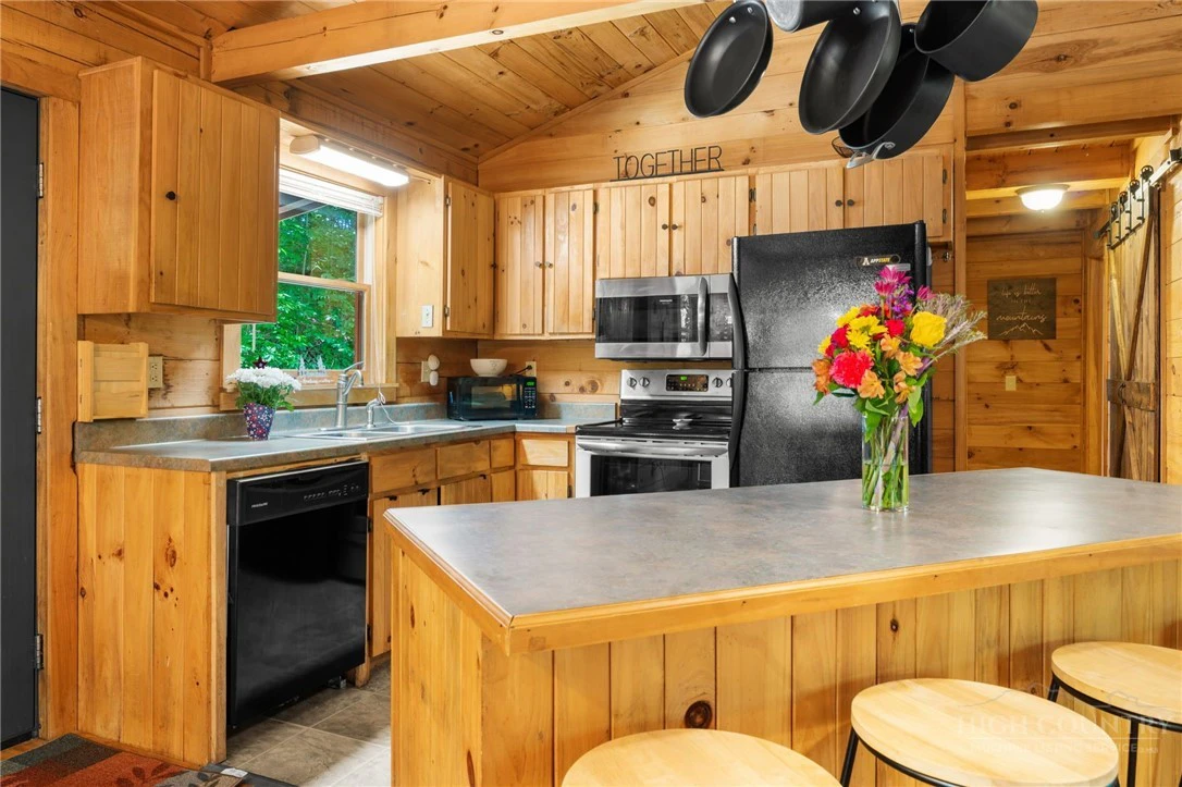 Image number 5 for the current listing