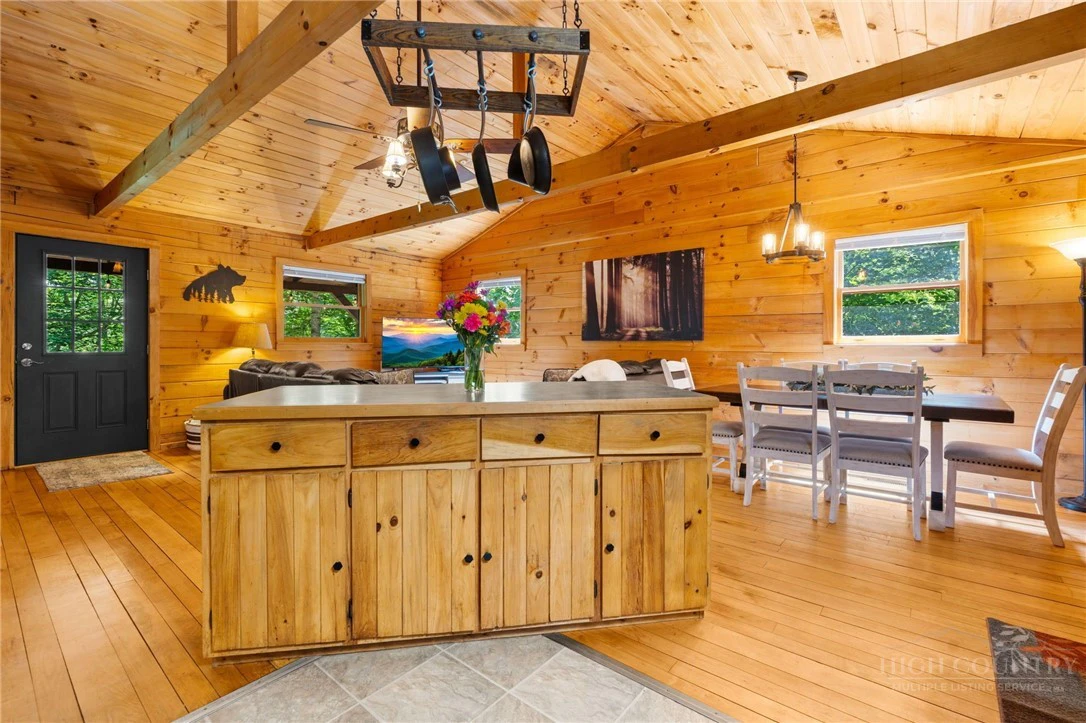 Image number 8 for the current listing