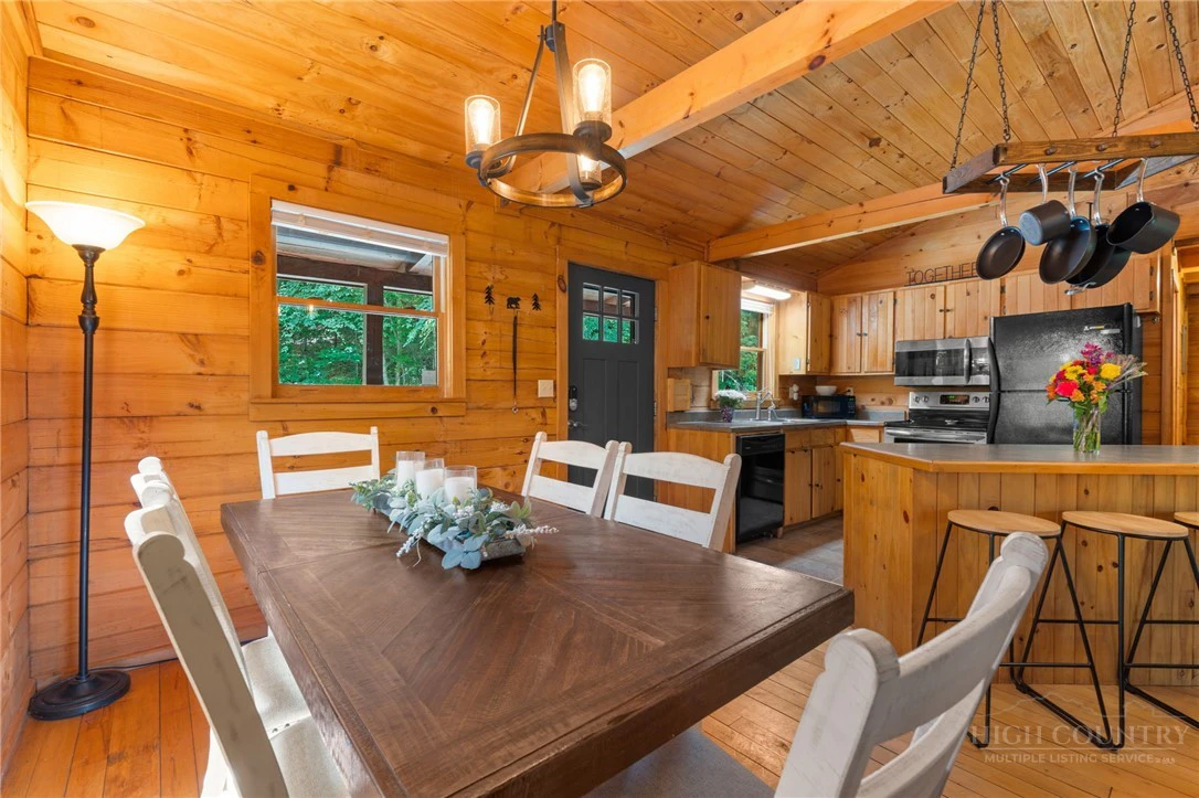Image number 9 for the current listing