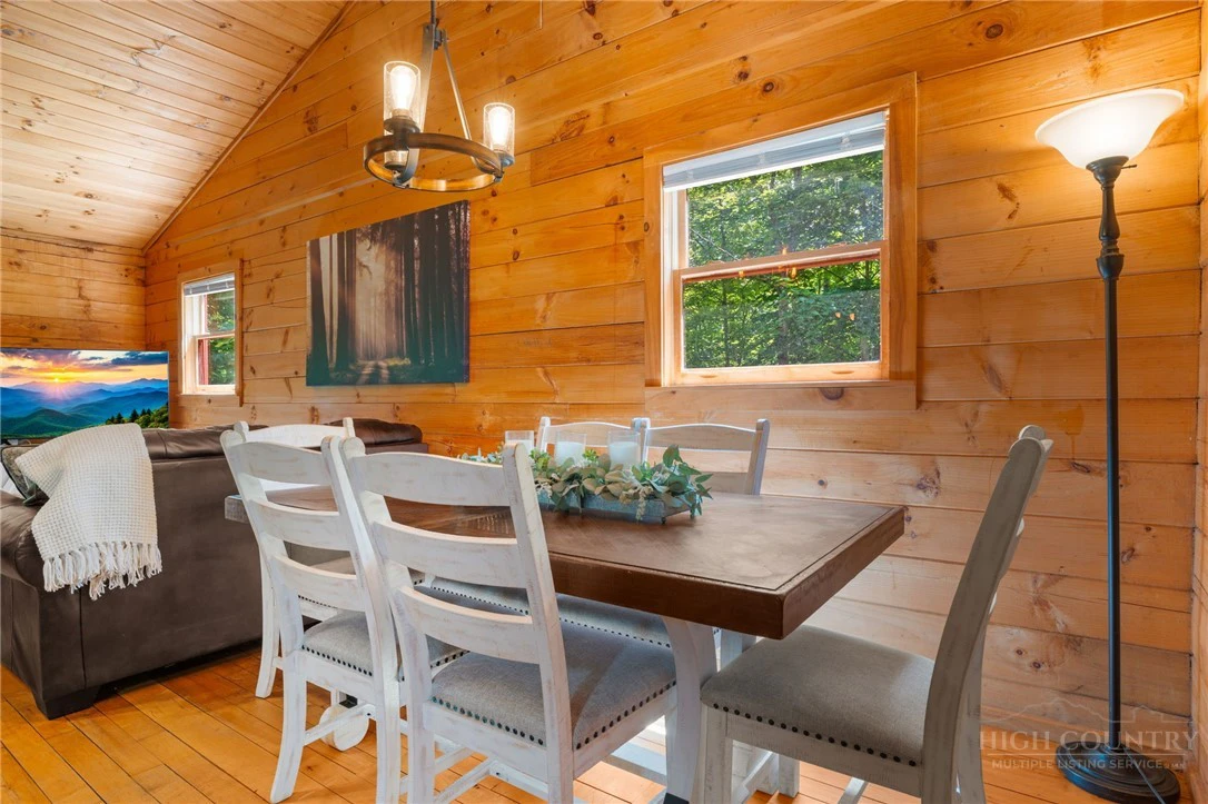 Image number 10 for the current listing
