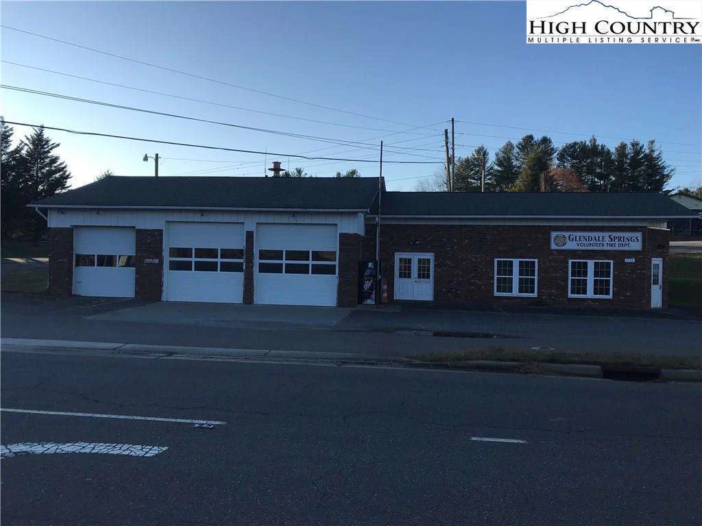 Image number 1 for the current listing