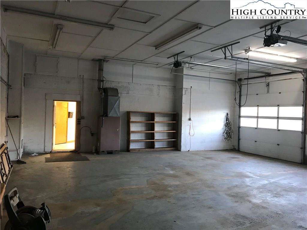 Image number 9 for the current listing