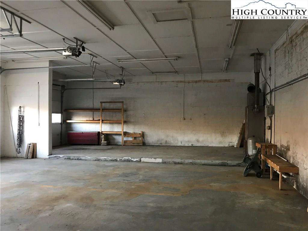 Image number 7 for the current listing