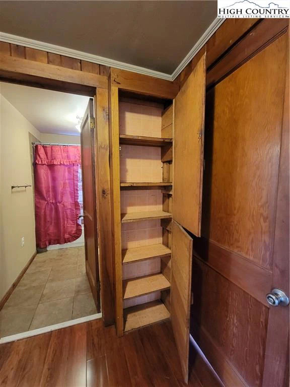 Image number 18 for the current listing