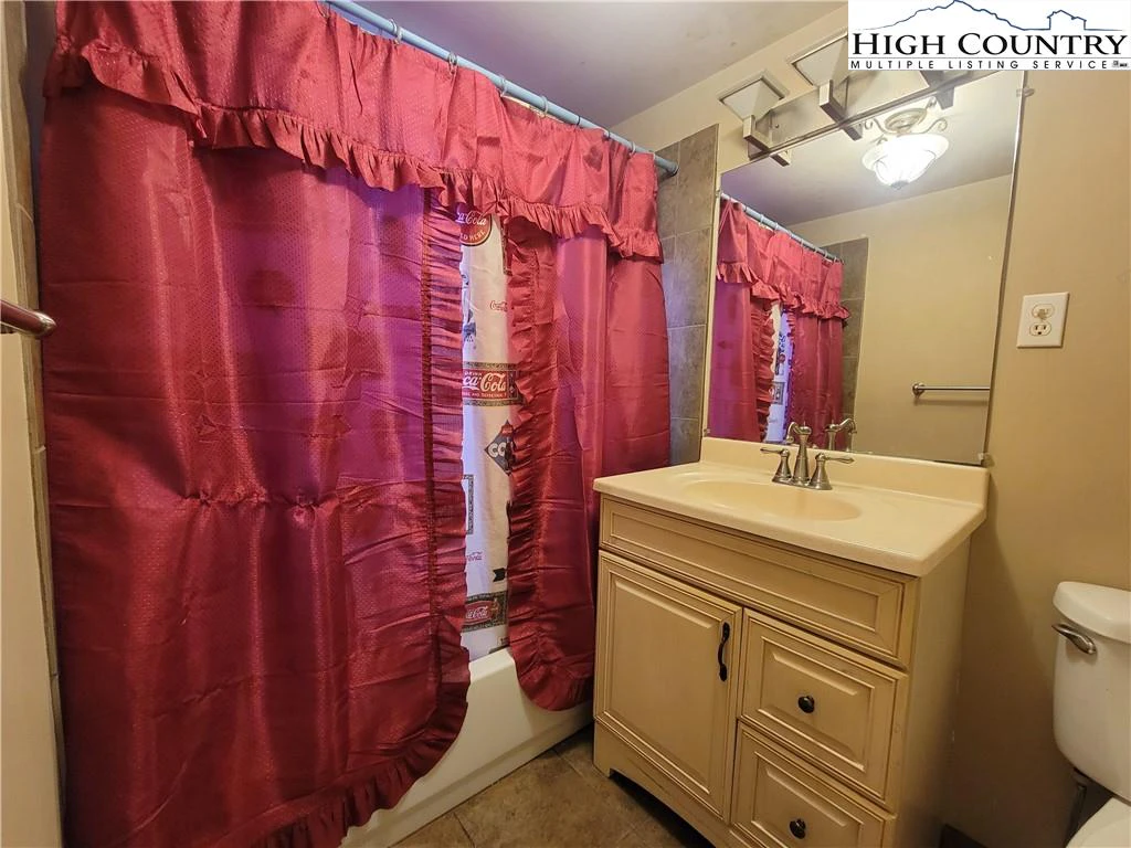 Image number 16 for the current listing