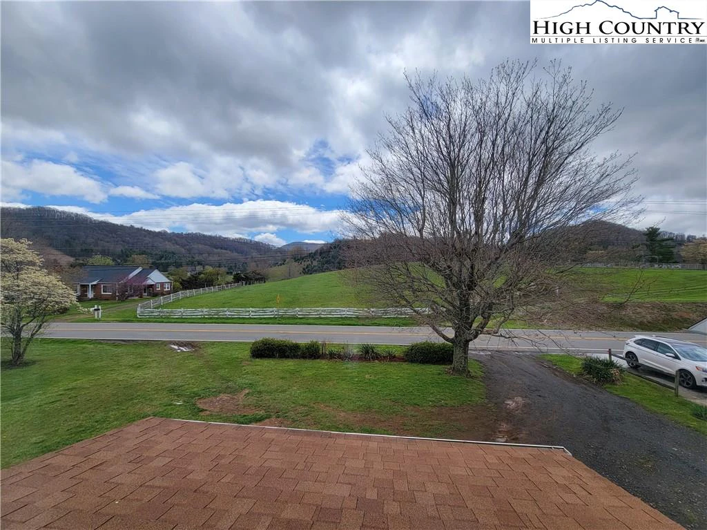 Image number 8 for the current listing