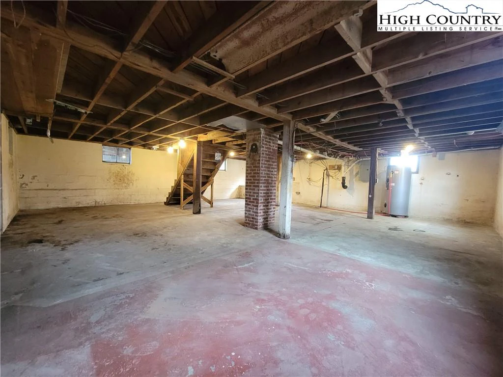 Image number 5 for the current listing