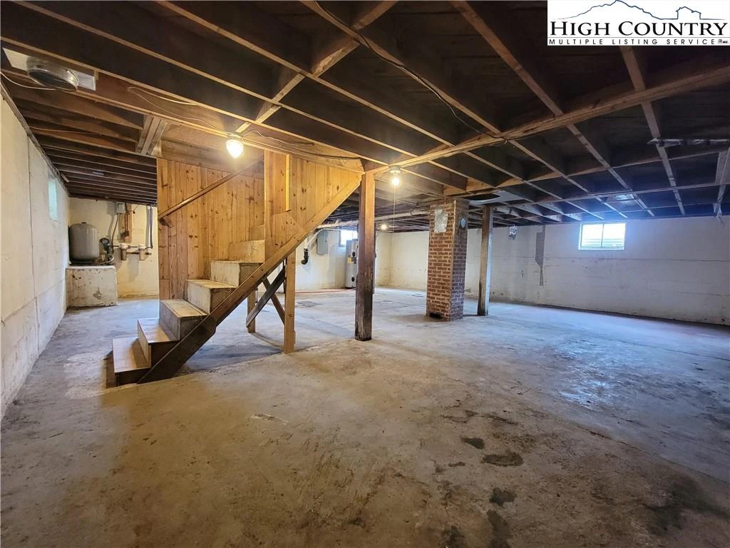 Image number 4 for the current listing