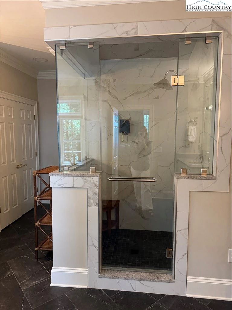 Image number 7 for the current listing