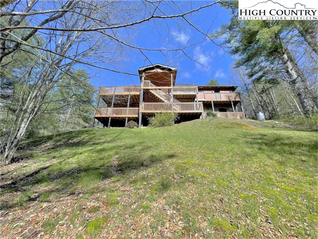 Image number 1 for the current listing
