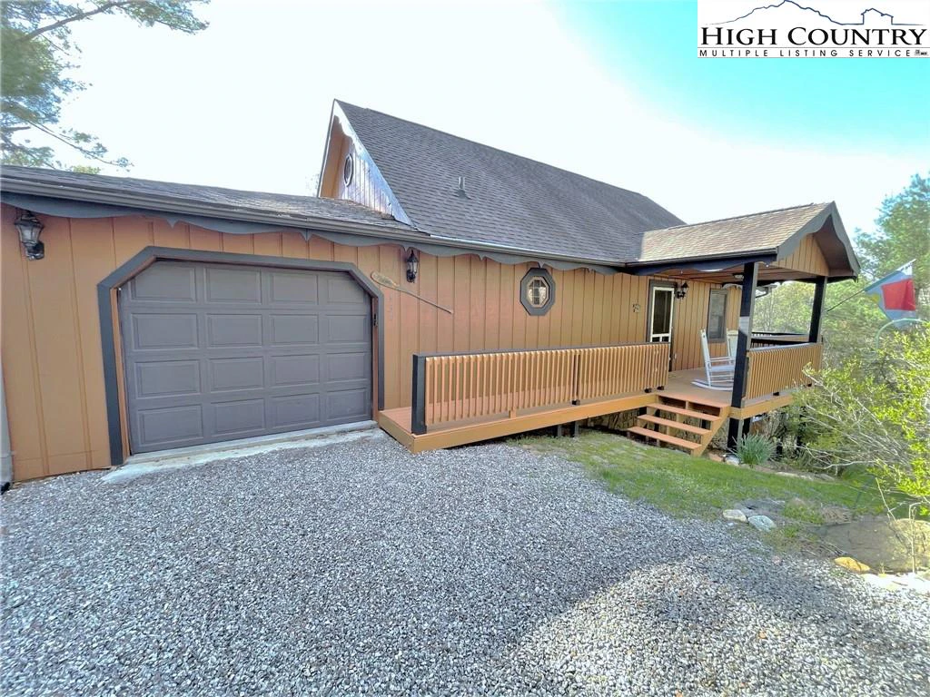 Image number 17 for the current listing