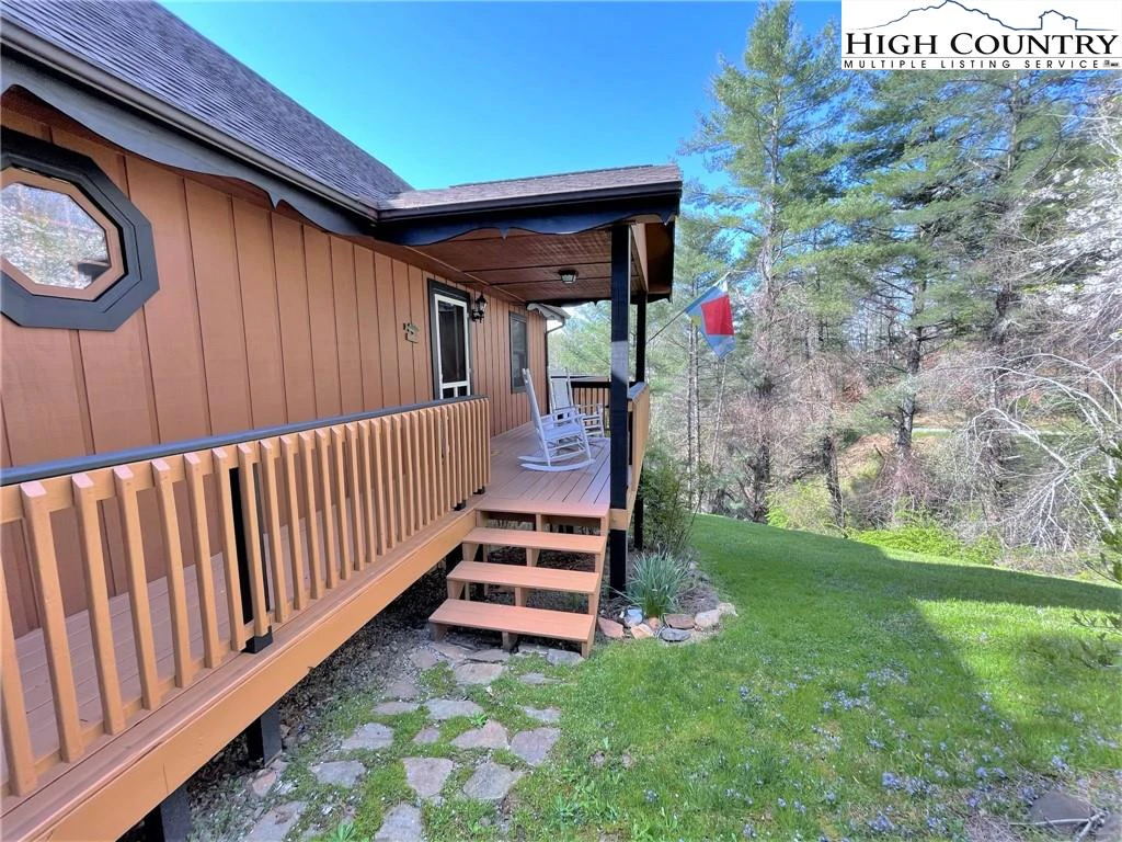 Image number 19 for the current listing