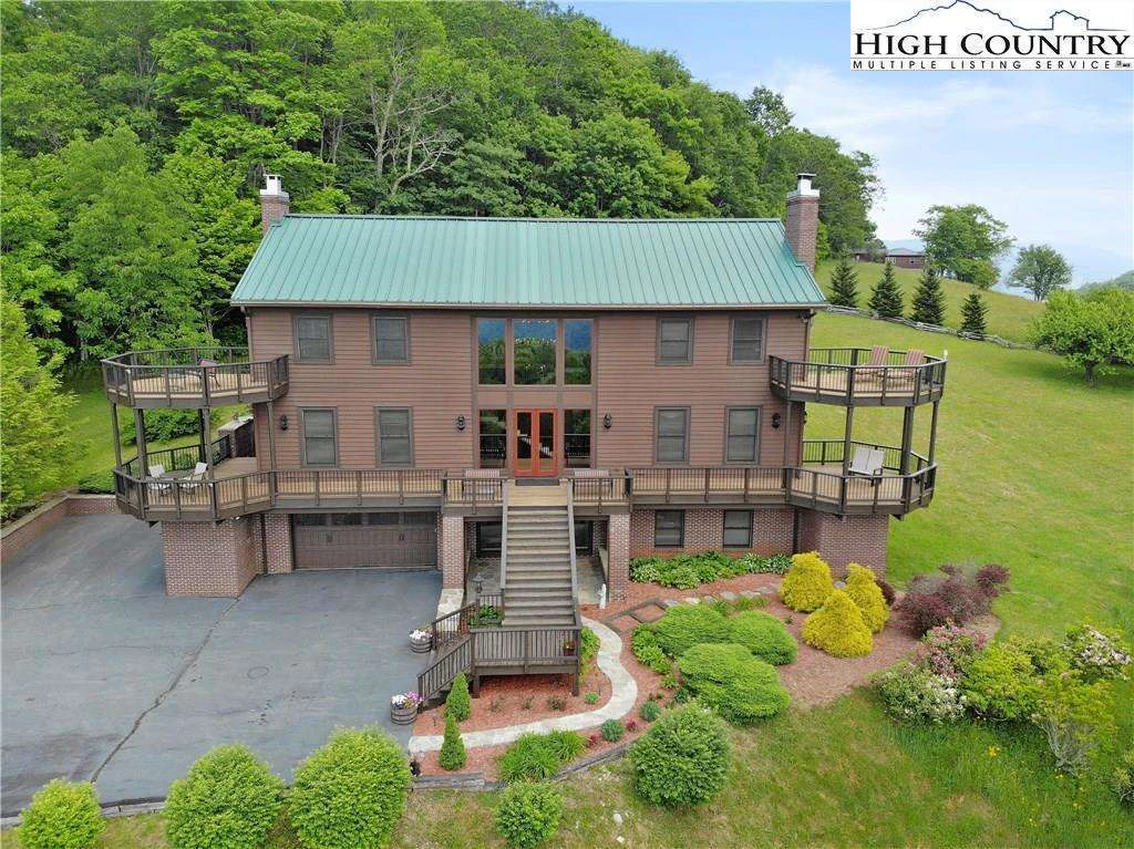 Image number 28 for the current listing