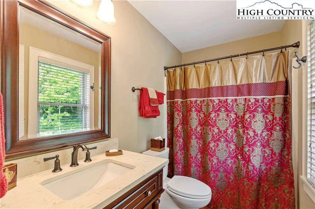 Image number 2 for the current listing