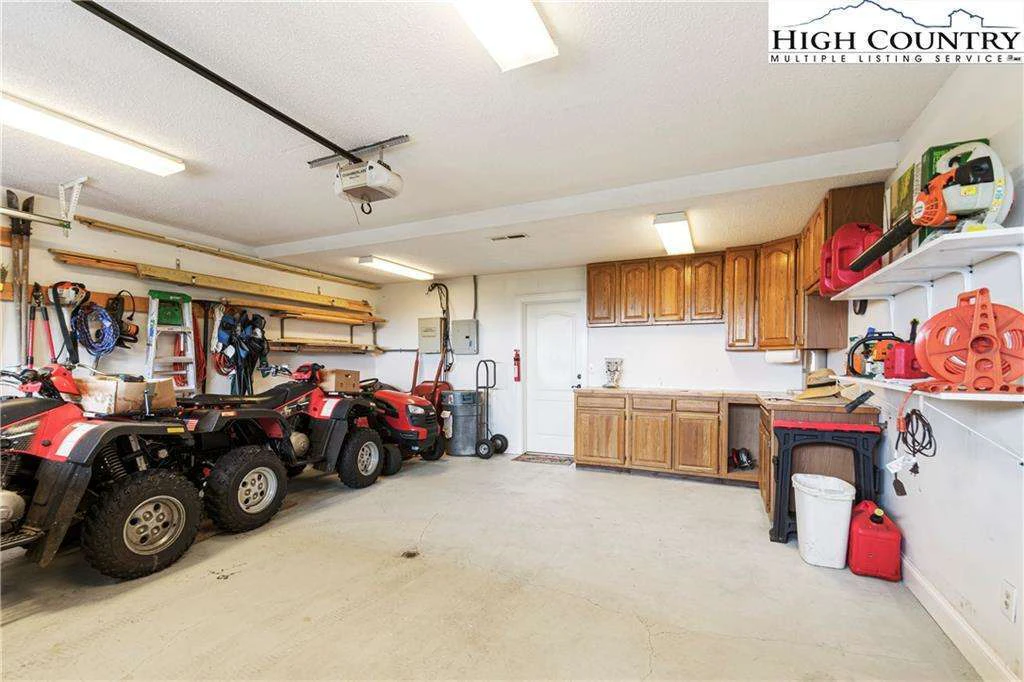Image number 22 for the current listing