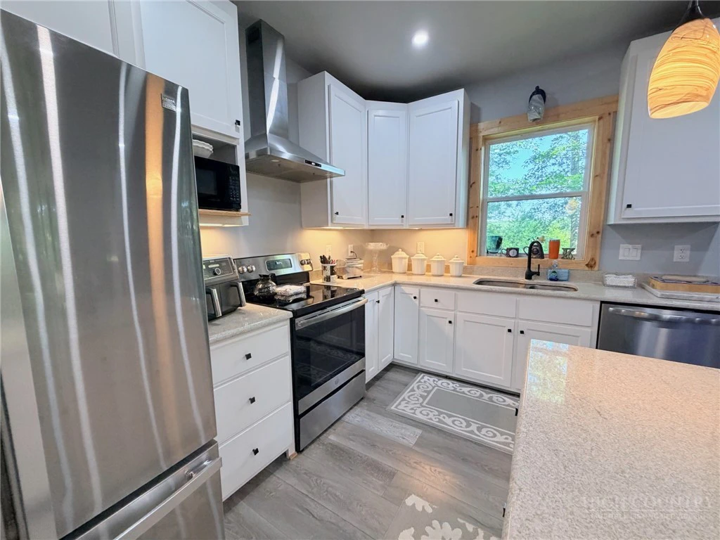 Image number 9 for the current listing