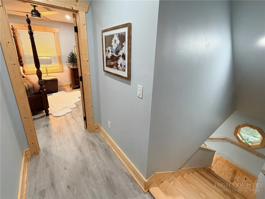 Image number 10 for the current listing