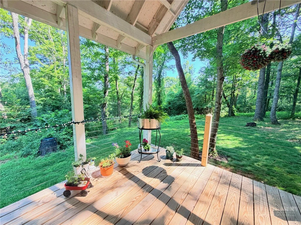 Image number 15 for the current listing