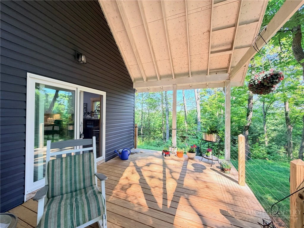 Image number 16 for the current listing