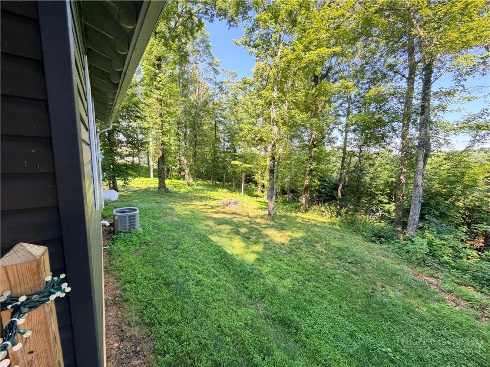 Image number 19 for the current listing
