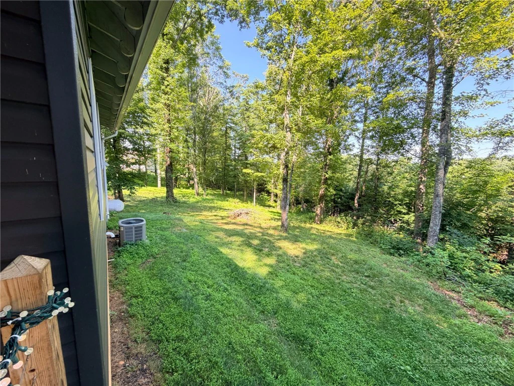 Image number 19 for the current listing