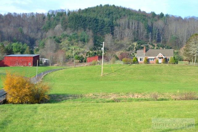 Image number 1 for the current listing