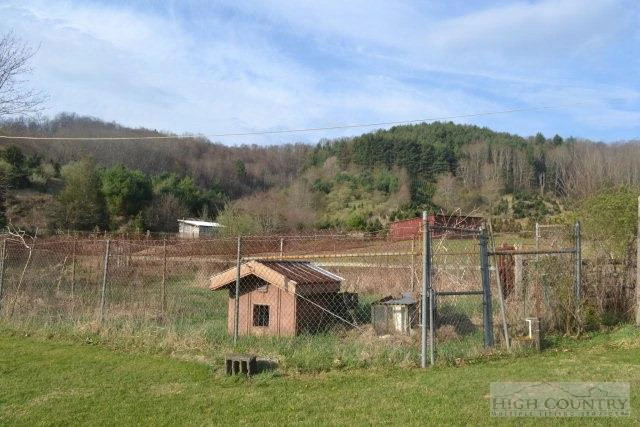 Image number 14 for the current listing