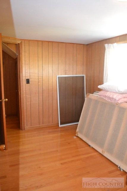 Image number 10 for the current listing