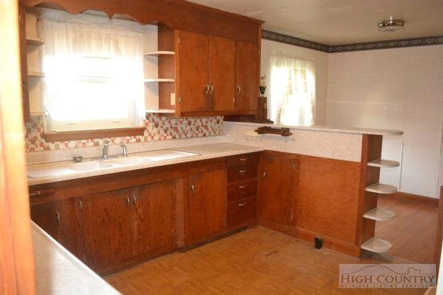 Image number 3 for the current listing