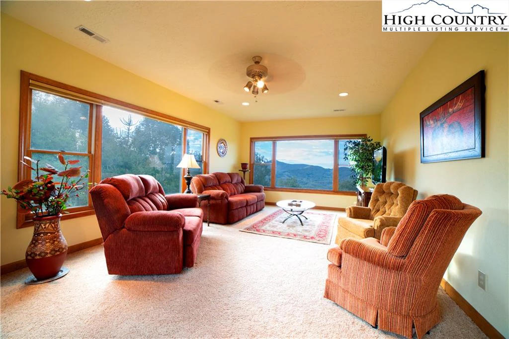 Image number 10 for the current listing