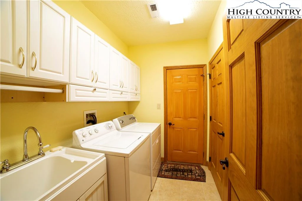 Image number 5 for the current listing