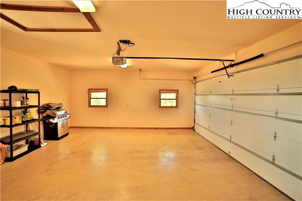 Image number 7 for the current listing