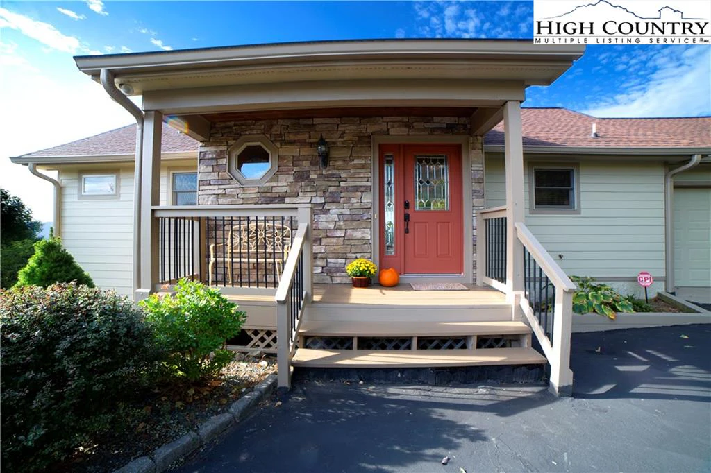 Image number 9 for the current listing