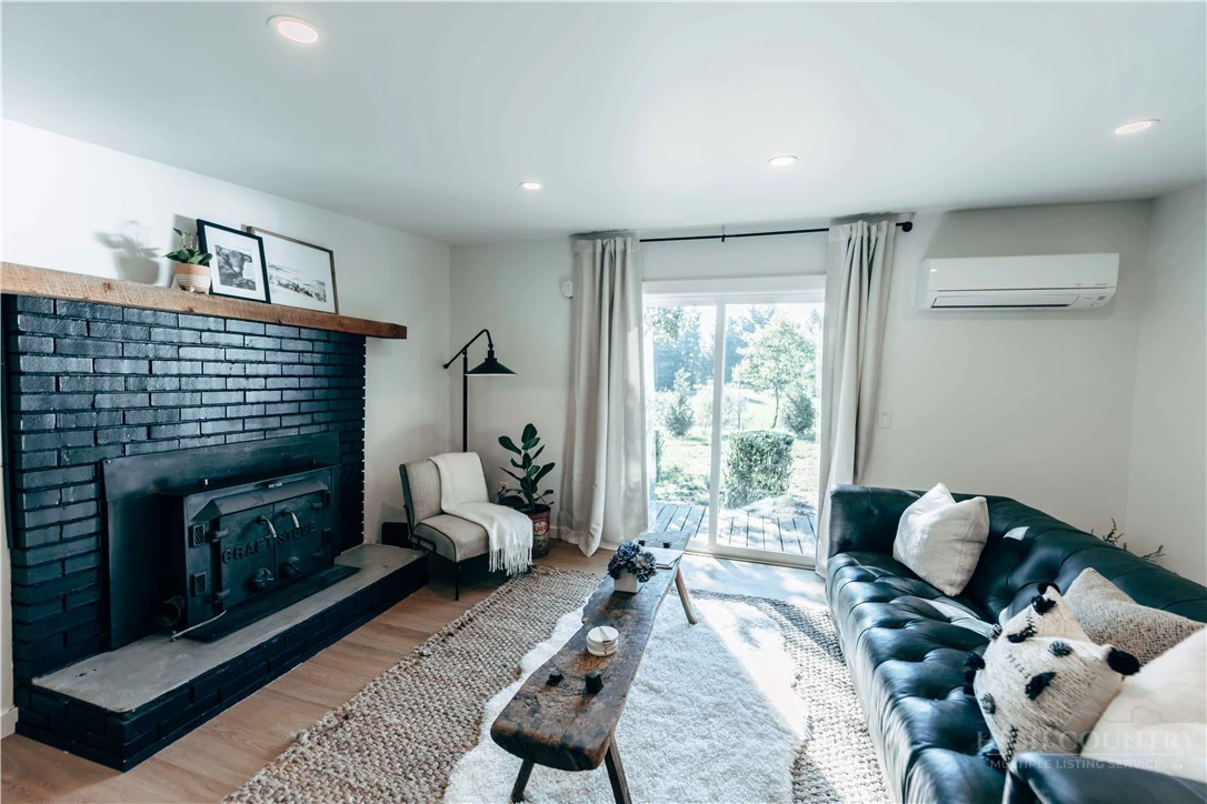 Image number 13 for the current listing