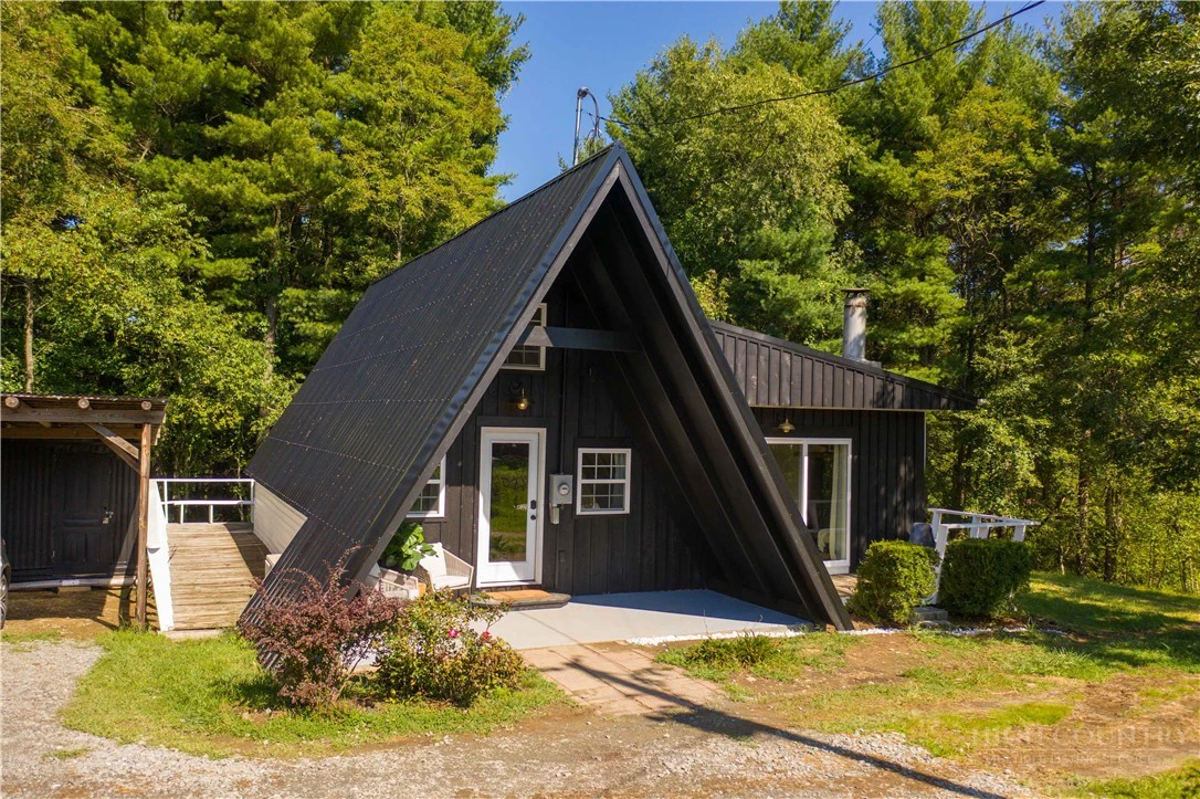 Image number 1 for the current listing