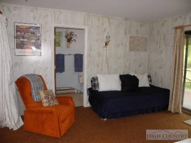 Image number 22 for the current listing